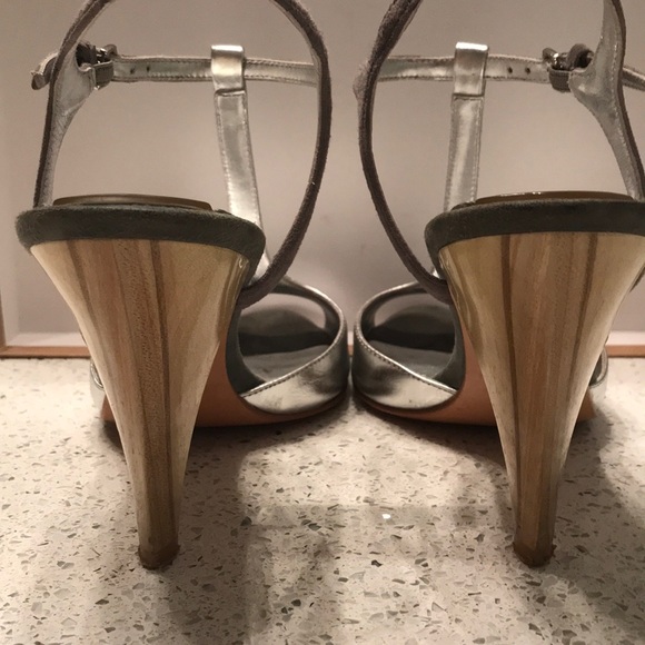 Kenneth Cole Silver t-strap high heels - Picture 4 of 8